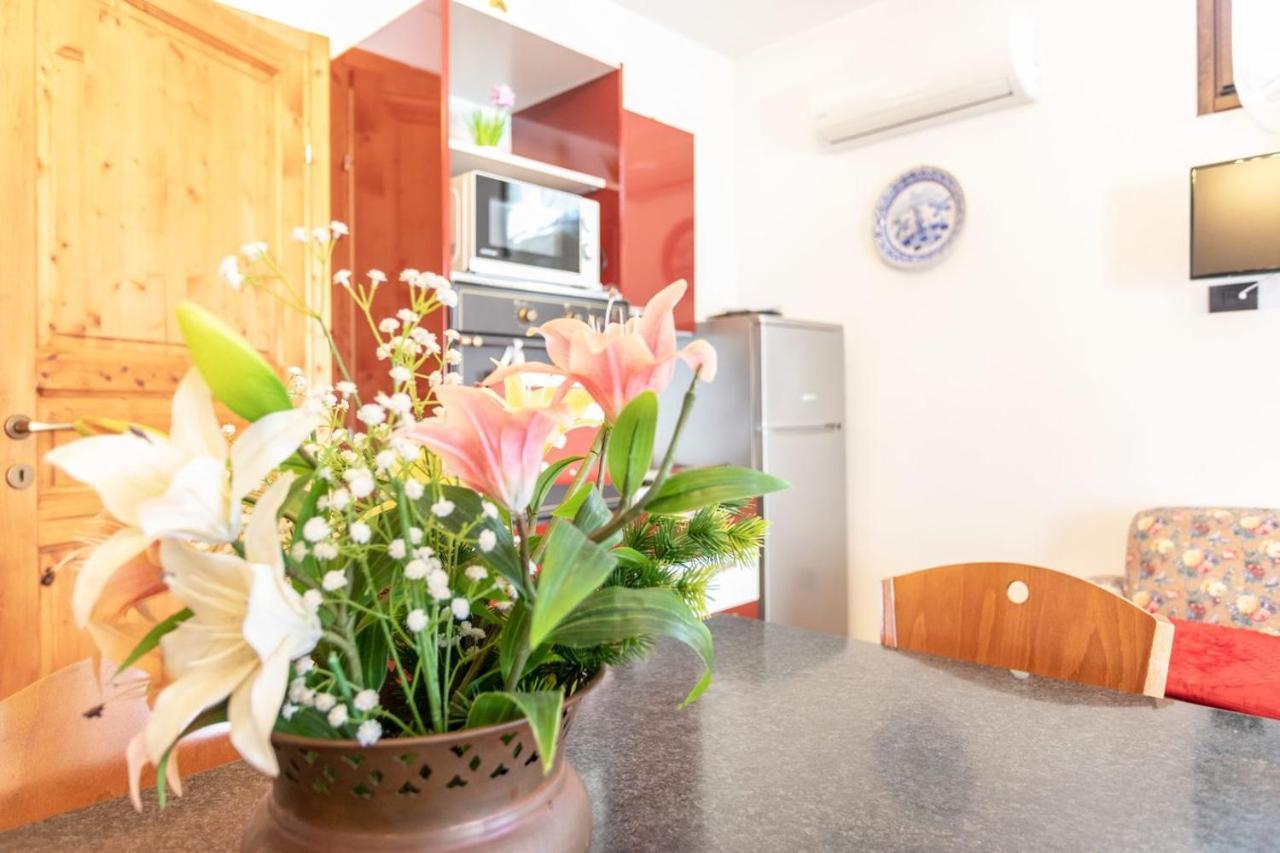 Villa Stracca Con Ampio Spazio Esterno Capilungo ภายนอก รูปภาพ