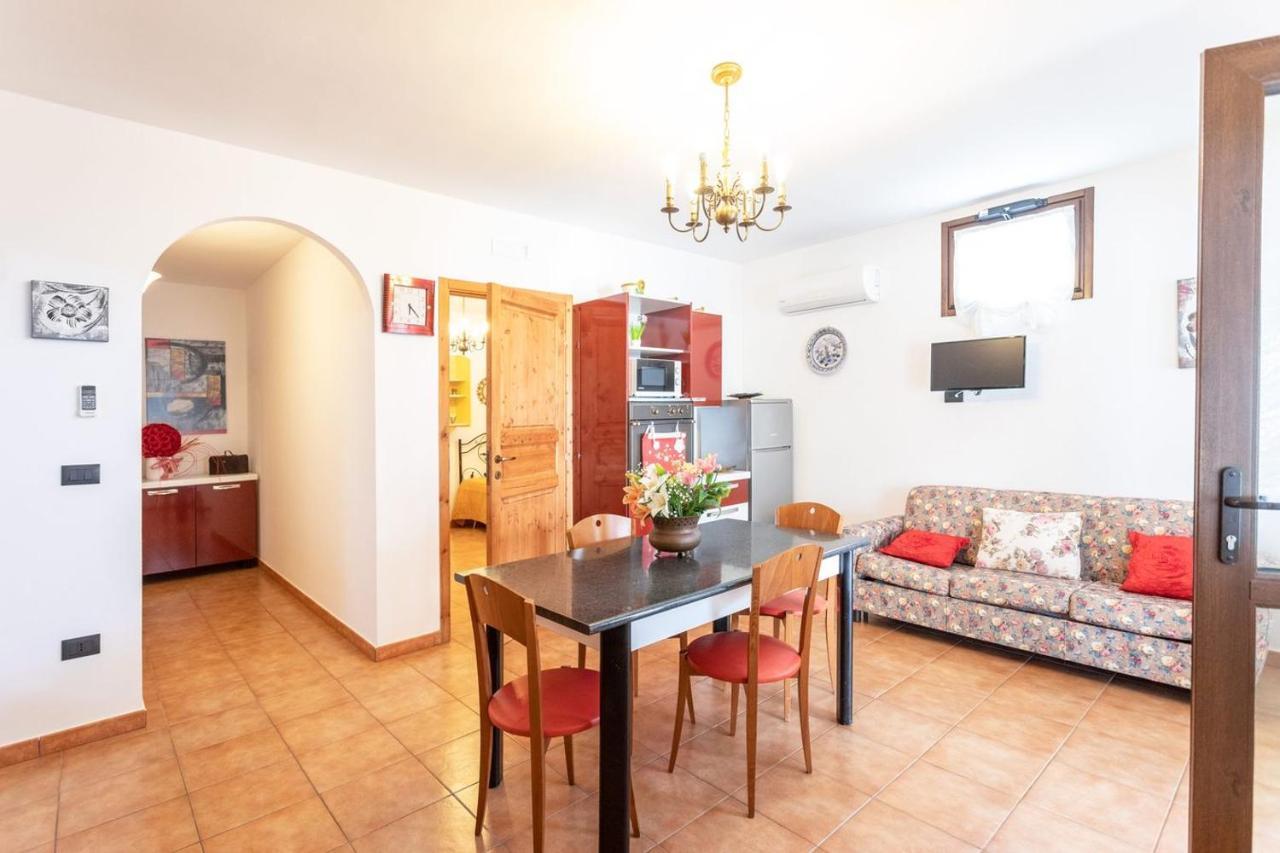 Villa Stracca Con Ampio Spazio Esterno Capilungo ภายนอก รูปภาพ
