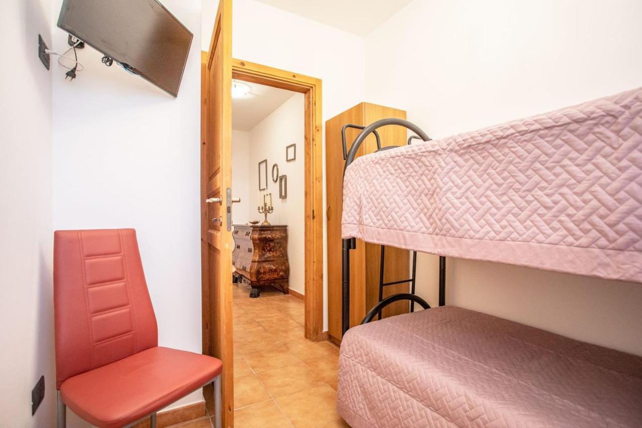 Villa Stracca Con Ampio Spazio Esterno Capilungo ภายนอก รูปภาพ