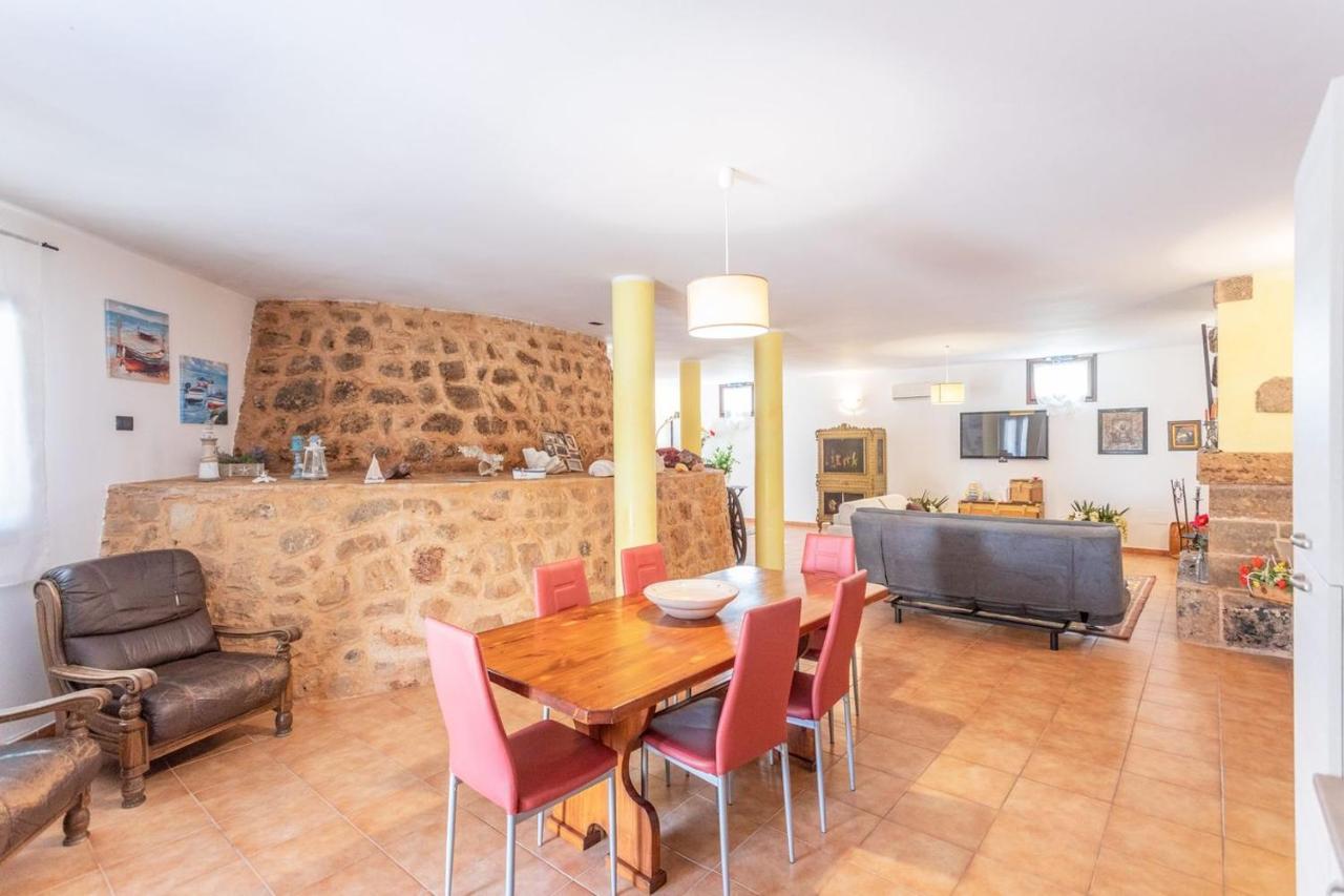 Villa Stracca Con Ampio Spazio Esterno Capilungo ภายนอก รูปภาพ