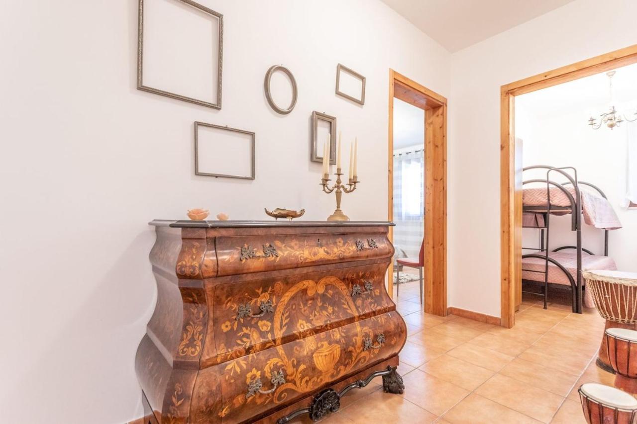 Villa Stracca Con Ampio Spazio Esterno Capilungo ภายนอก รูปภาพ