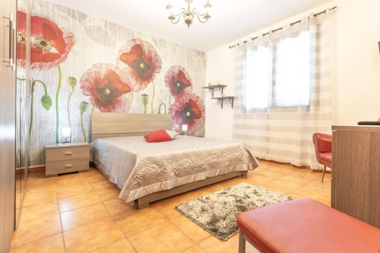 Villa Stracca Con Ampio Spazio Esterno Capilungo ภายนอก รูปภาพ