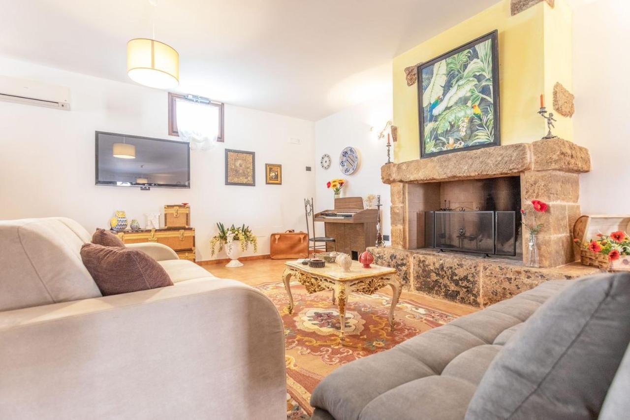 Villa Stracca Con Ampio Spazio Esterno Capilungo ภายนอก รูปภาพ